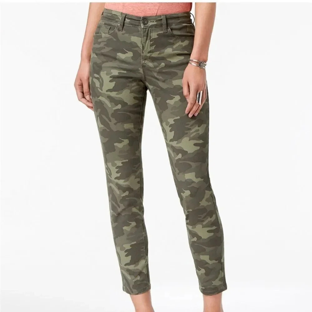 Camouflage skinny pants curvy fit